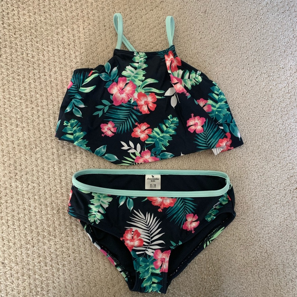 Abercrombie Girls ruffle tankini